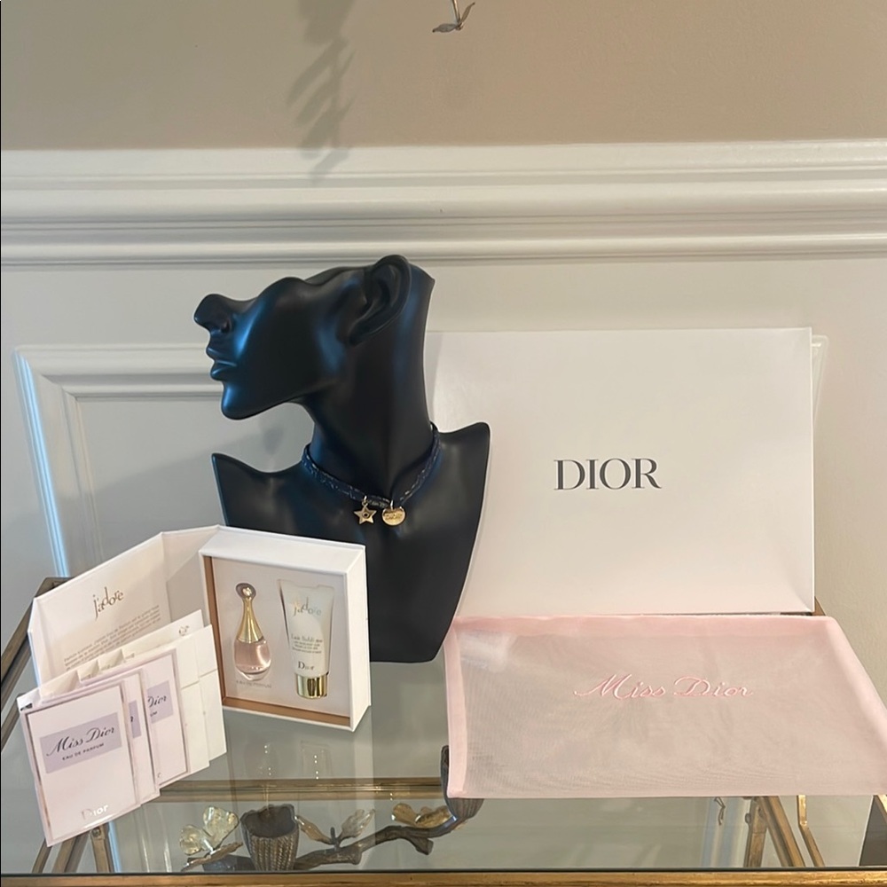 Dior Miss Dior Perfume and cosmetics bag Set with Necklace